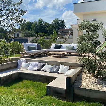 Farniente - Newly Refurbished House With Swimming Pool Ecully